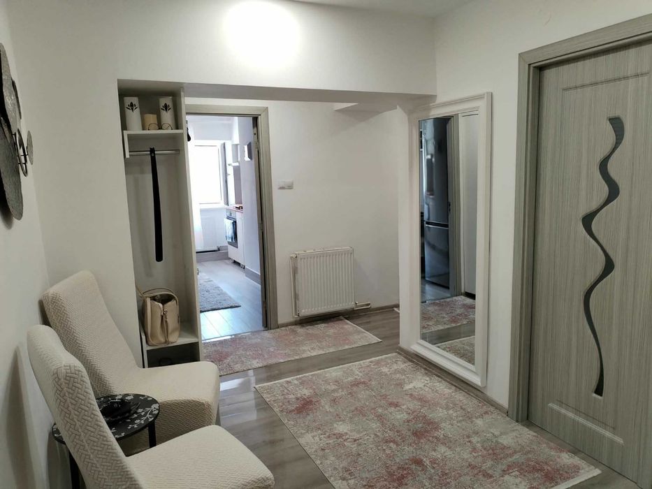 Apartament spațios 2 camere, decomandat (74 mp) – Zona Centrală / Piața Sud, Reșița – Renovat, Mobilat & Utilat ​Descriere: