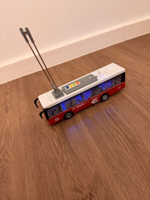 Autobuz si troleu