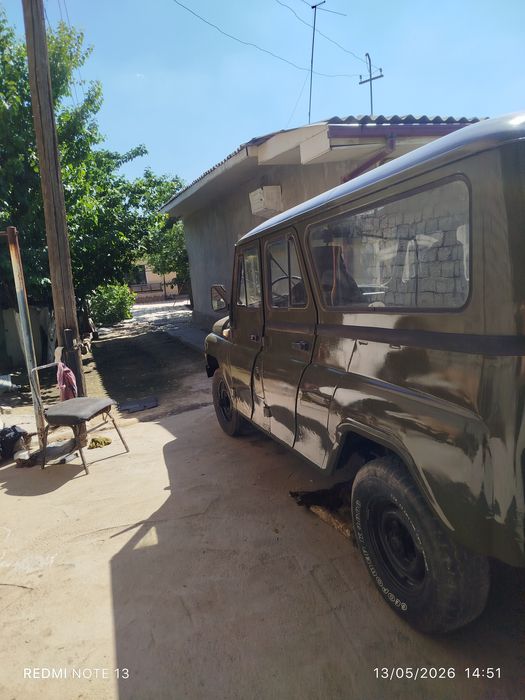 Uaz avto sotiladi