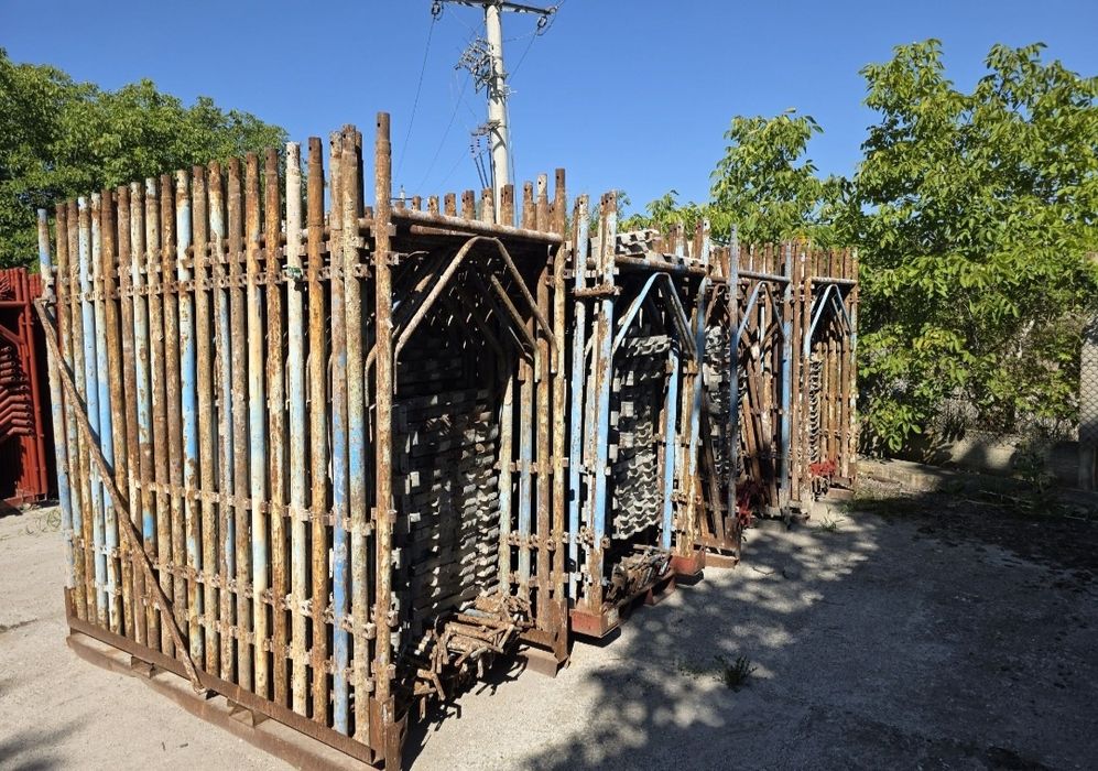 Vand schela metalică în stare perfectă detalii tel