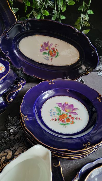 Ръчно рисуван антикварен сервиз за хранене