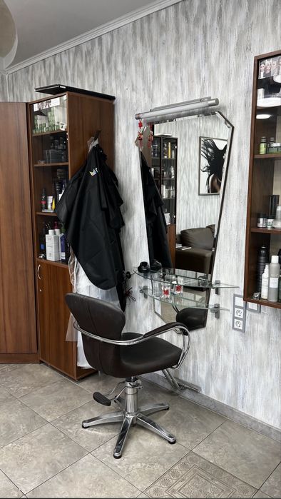 Кресло для парикмахера в аренду