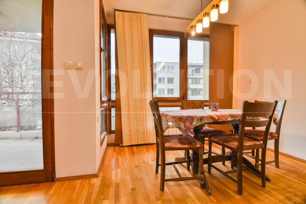 Продава се Тристаен апартамент в София, Манастирски ливади - 101 кв.м за 1995 €/кв.м - Снимка #1