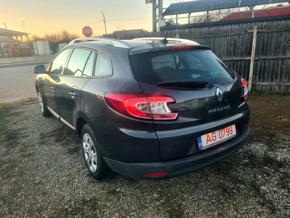 Renault Megane-1.5 Dci an 2012-110 cp 6+1 trepte-panorama-nr rosii