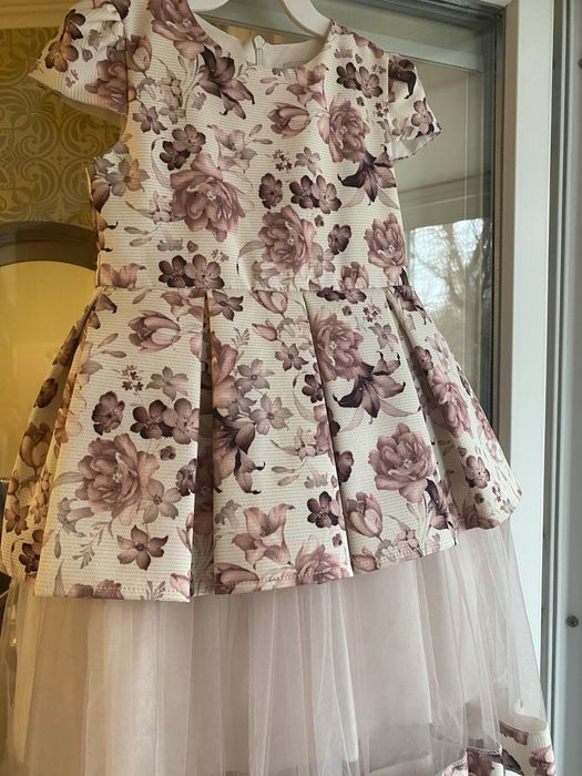 Платье нарядное для девочки