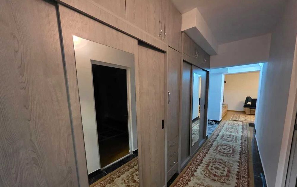 Inchiriez apartament 3 camere