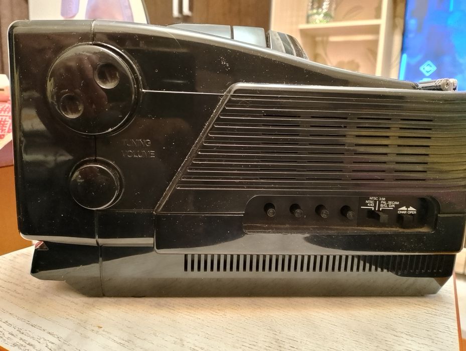 Переносной телевизор