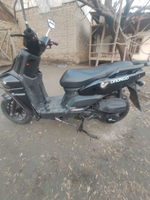 Скутер  бензин яхши юради запчастмас бу ???