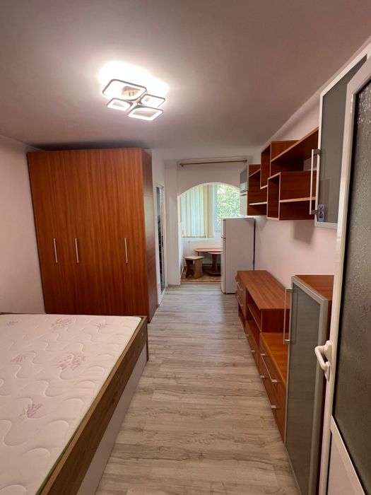 Persoană fizică garsoniera 3/4 Nicolina renovată, mobilată și utilată