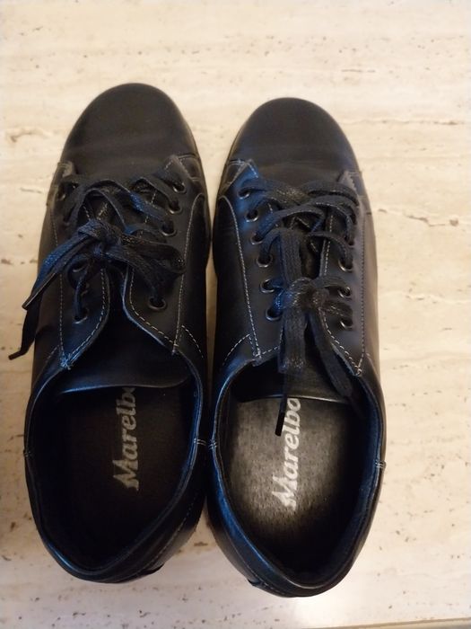 Vând pantofi dama sport Marelbo, din piele, mărimea 37, negri.