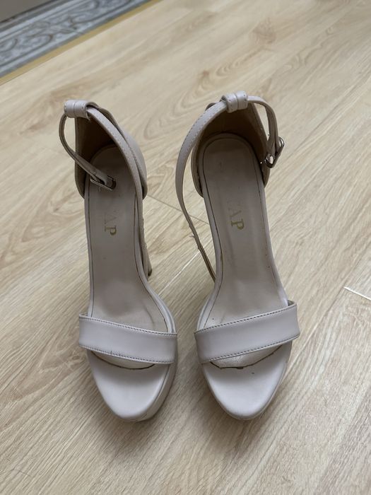 Продам шикарные туфли