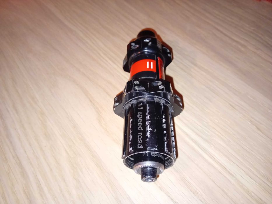 Задна главина DT Swiss 240s straightpull road