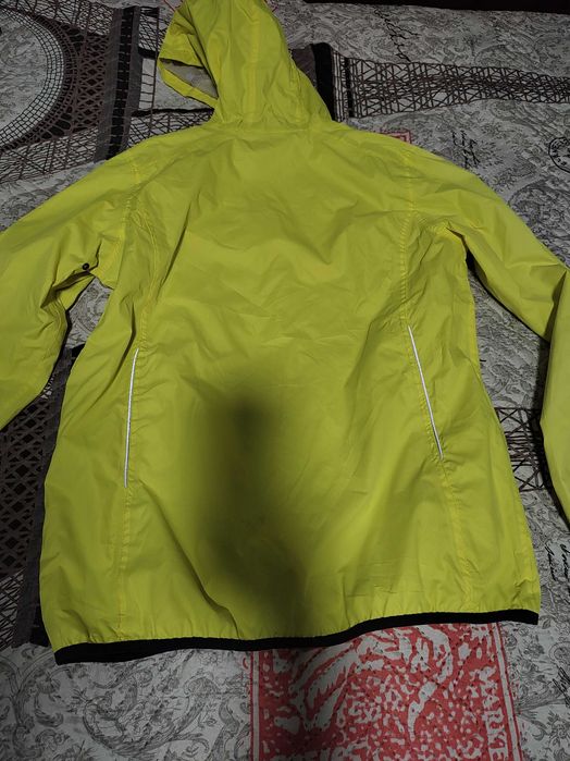 Спортно Яке Ветровка
