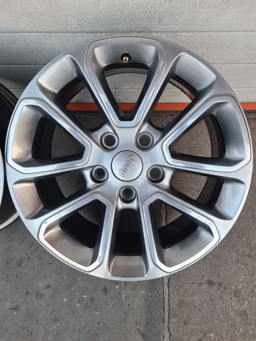 Оригинални джанти за Гранд Чероки JEEP GRAND CHEROKEE R18 5x127 ET56.4 8J