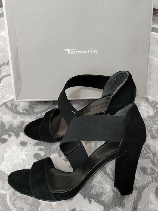 Продам брендовые босоножки (новые)