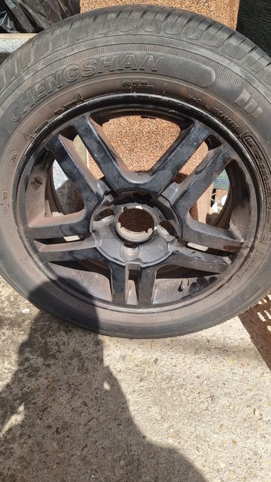 Vand jante cu cauciucuri 195.60.r15 in 4 prezoane