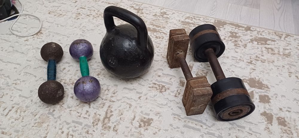 Гантели и гиря для спорта