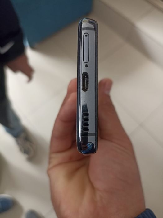 Продам самсунг s21