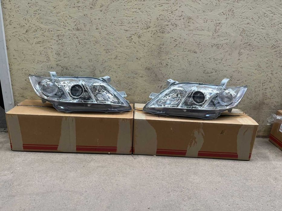 Фара на Toyota Camry 40 (UAE) / Тойота Камри 40 (Араб)