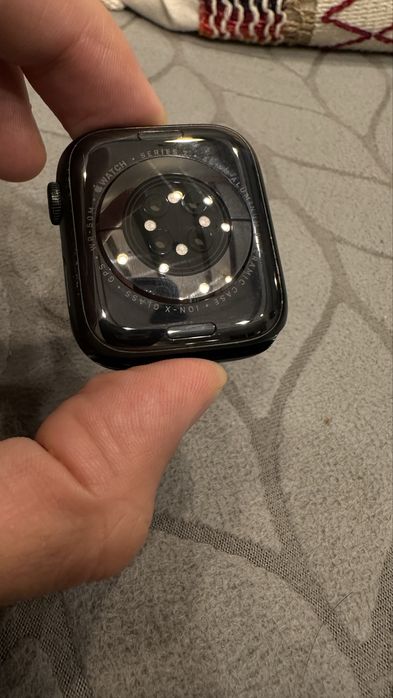 Apple watch 7/45/75% акб