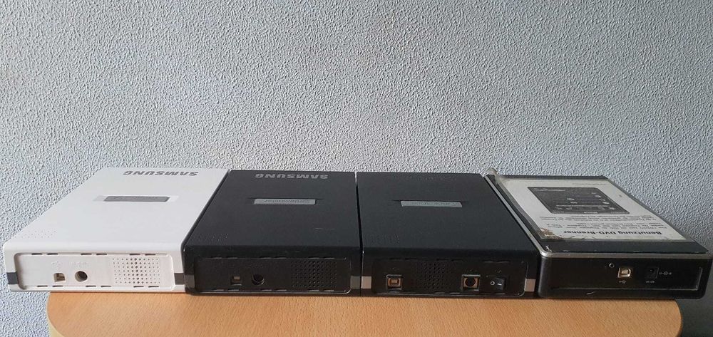 Vând dvd-uri externe LG, SAMSUNG si Philips