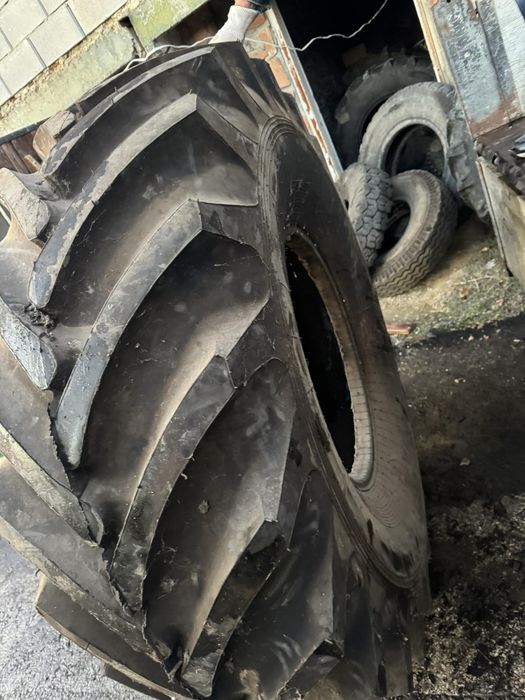 Гуми 23.1.26 чисто нови