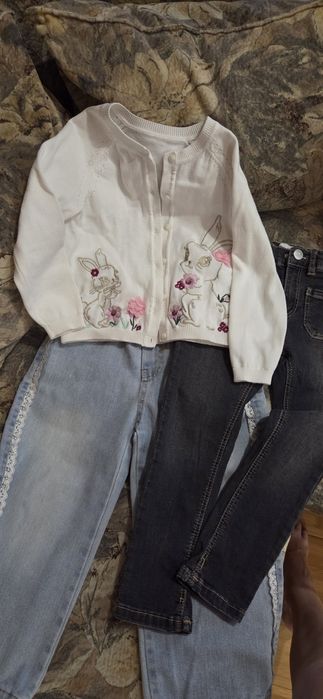 Олежда на девочку  на 2-3 года