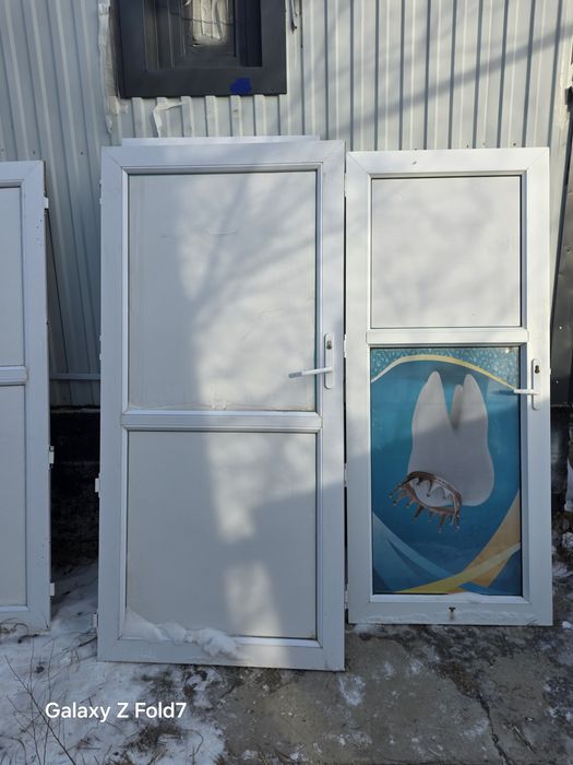 Пластиковые двери