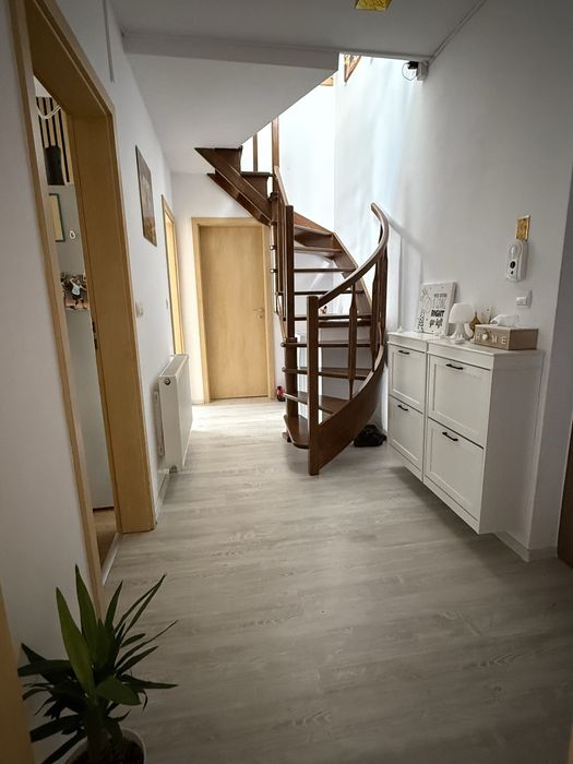 Apartament cu 3 camere