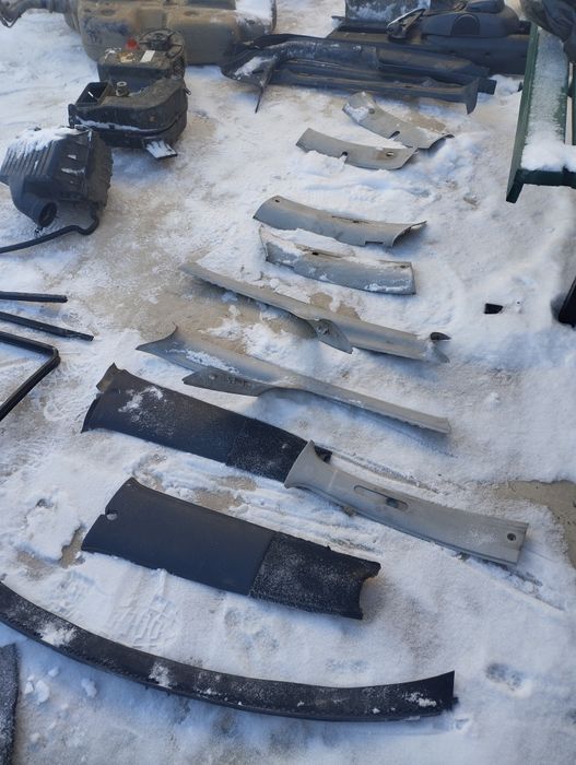 Продам кузовные детали Форд Галакси.