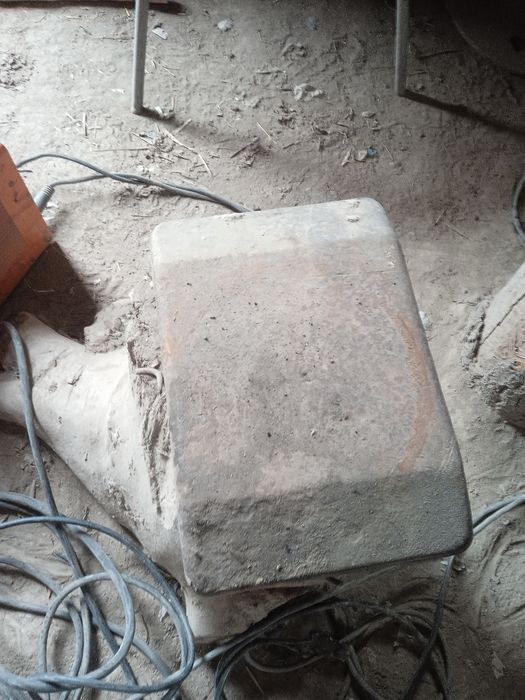 Quznis sandal sotiladi