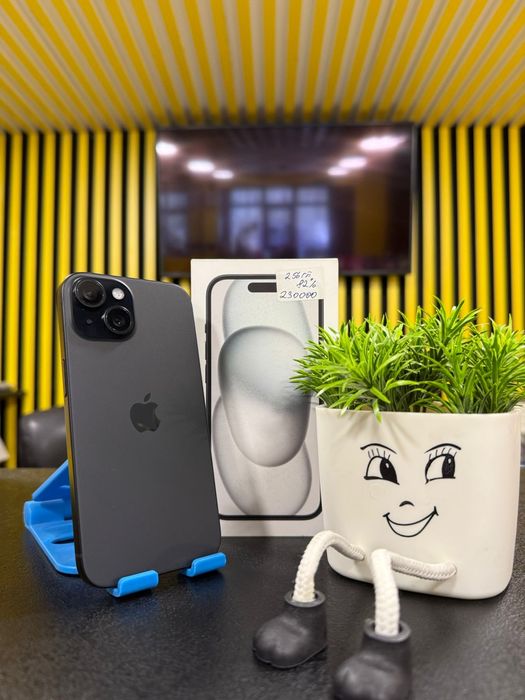 IPhone 15, 256GB, 82%