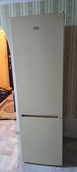Холодильник беко продам