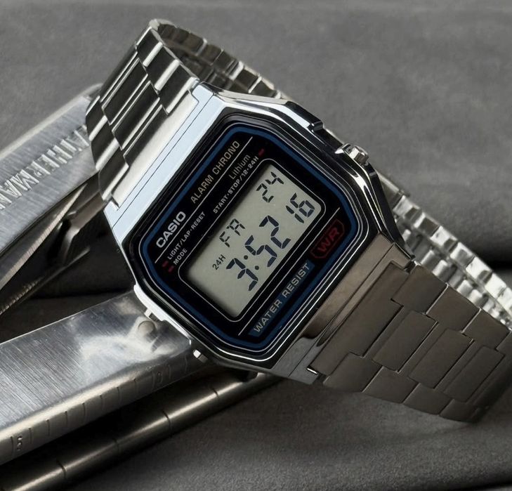 Продам новые часы