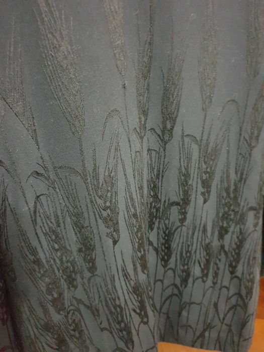 Женские костюмы.