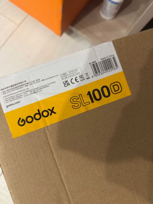 Студийный свет Godox SL100BI + Софтбокс Godox CS65D