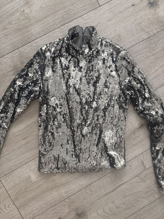 Bluza Bershka cu paiete argintii de ocazie