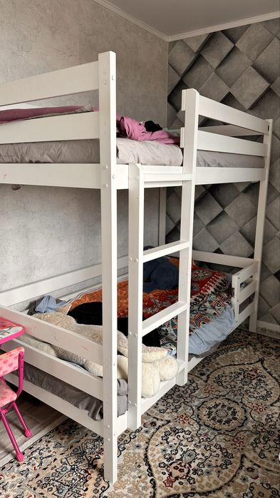 Продам двухъярусную кровать