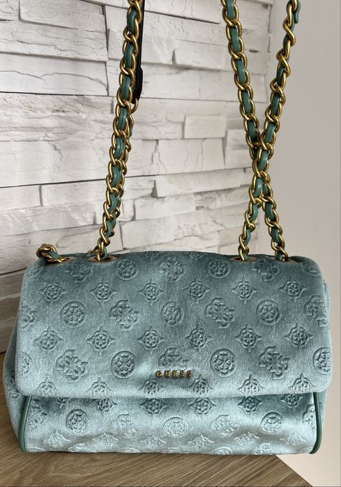 Дамска чанта Guess