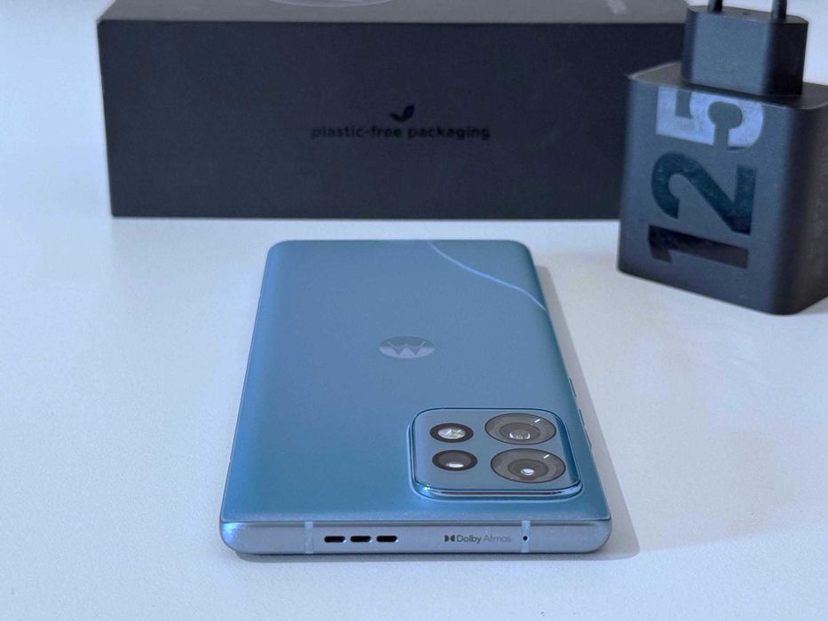 Бартер! Motorola Edge 40 Pro 12GB Lunar Blue (Син) 125W Зарядно!