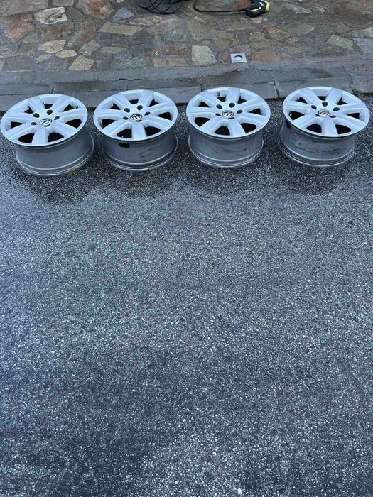 Гуми  NOKIAN 235/65/17 Джанти 5*130