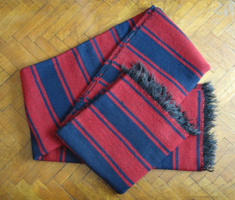 Ръчно тъкана вълнена черга - нова