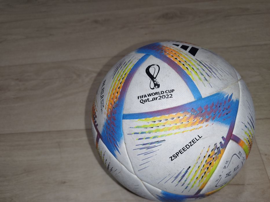 Продаю футбольный мяч