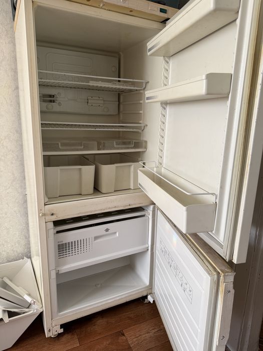 Холодильник в хорошем состоянии