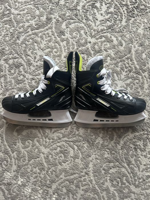 Продам Коньки хоккейные