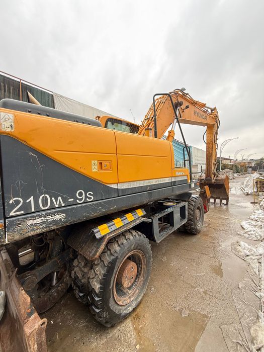 Продается экскаватор Hyundai 210/2013 года