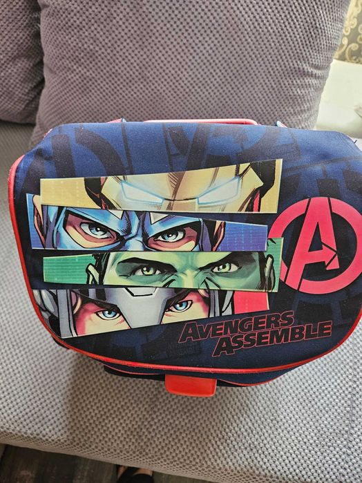 Раница за момче от 1 до 5 клас. В отлично състояние.