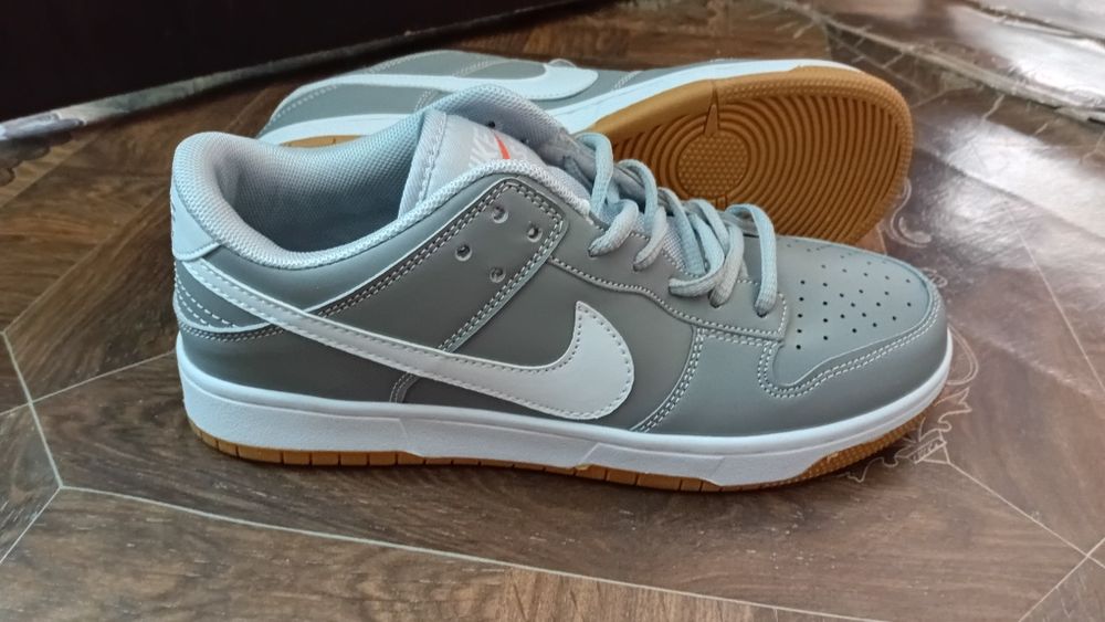 кроссовки Nike серые весна лето