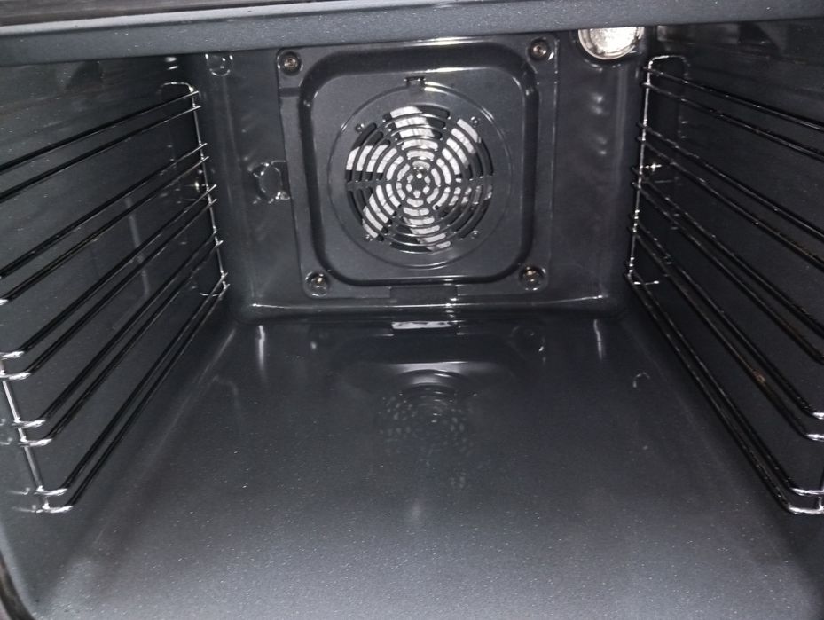 Като нова свободно стояща печка с керамичен плот Voss Electrolux с 2 години Гаранция!