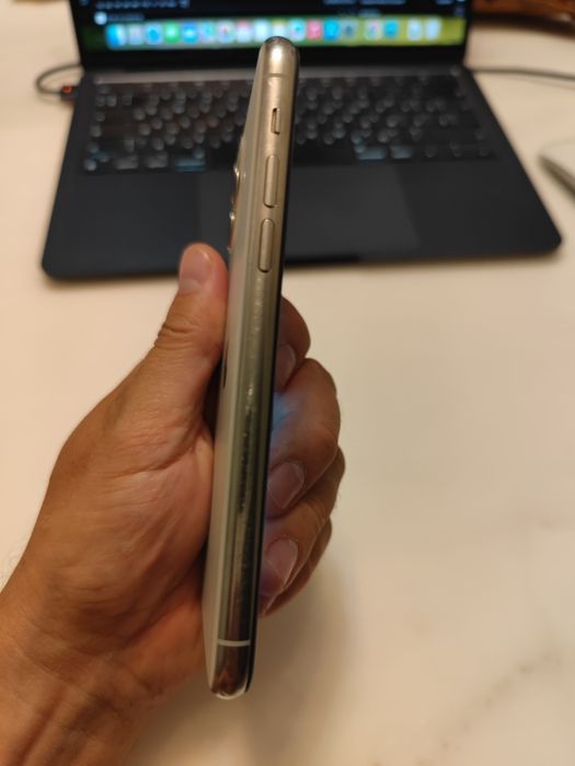 Продам iphone 11 pro 64 gb